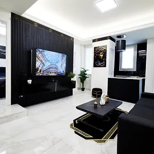 https://italian-fashion-house-luxurious-marble-city-center.italymilanhotels.net